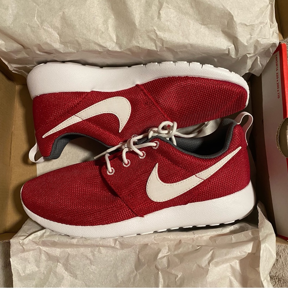 Nike Rosh One GS Size 6Y